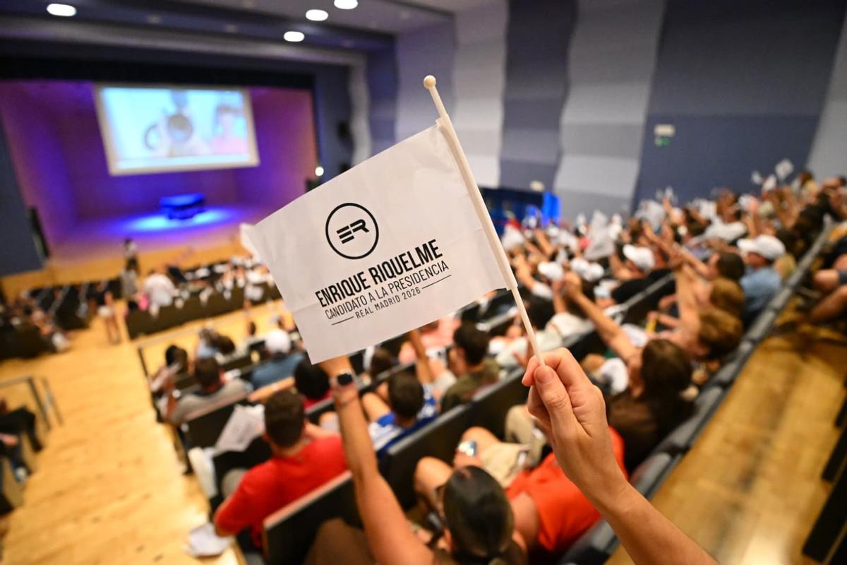 Cox abre su auditorio para vivir en hermandad la visita de Enrique Riquelme al Hormiguero de Pablo Motos