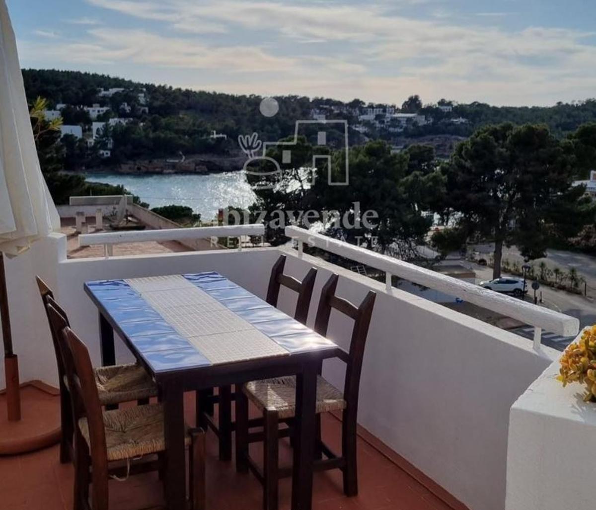 La terraza tiene vistas al mar