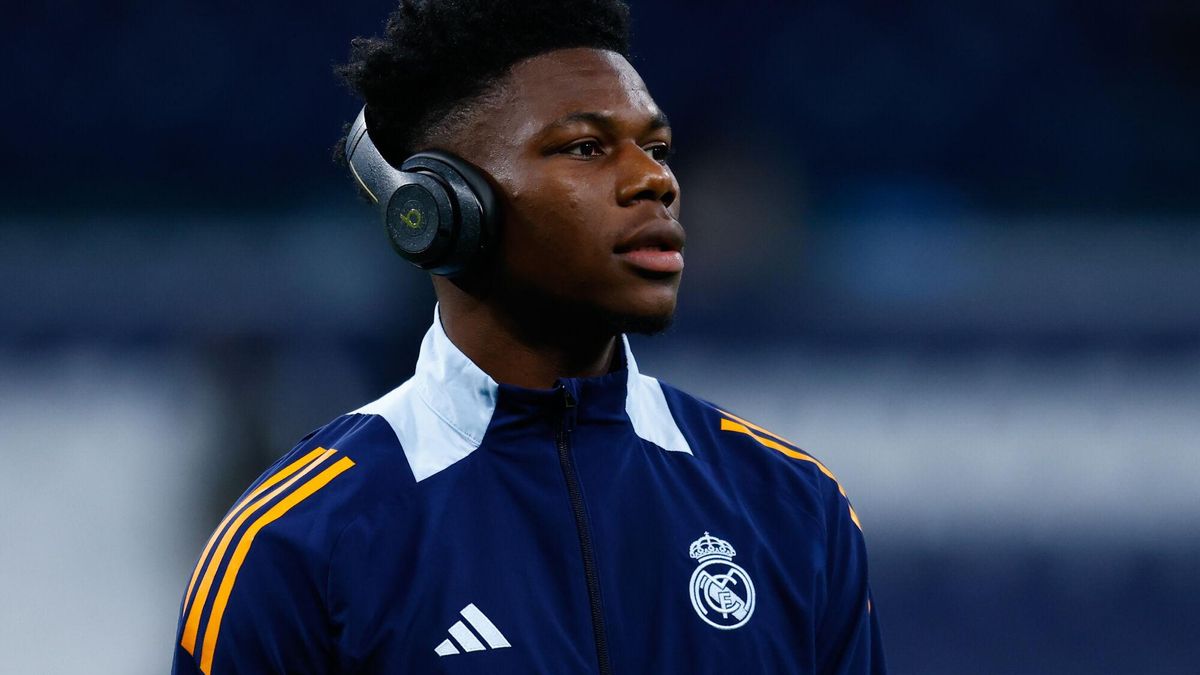 Aurelien Tchouameni pasea por el Santiago Bernabéu antes del partido de Champions entre el Real Madrid y el Atlético