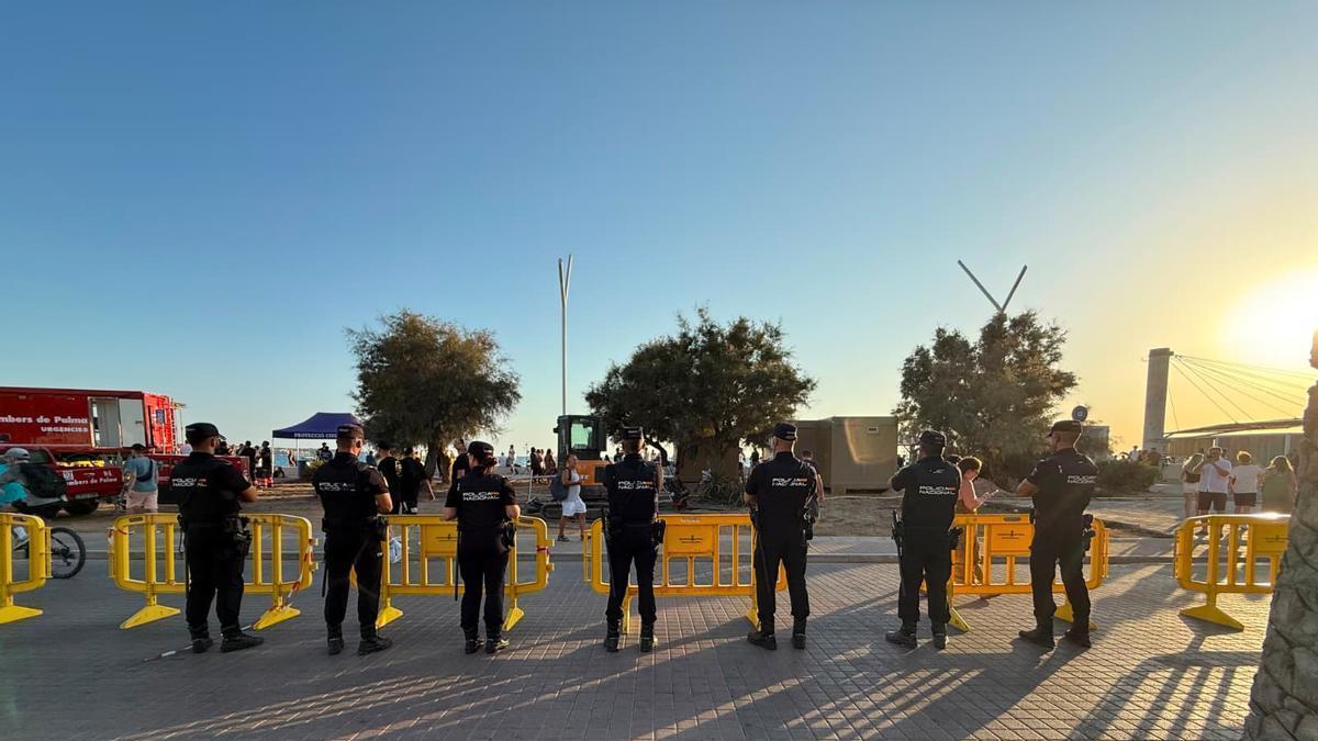 La Policía Nacional ha desplegado numerosos efectivos durante este operativo especial