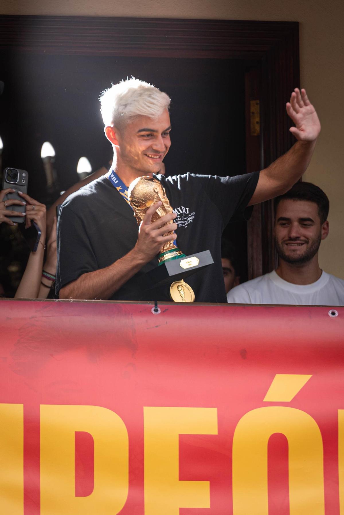 Así fue el recibimiento de Pedri en Tegueste