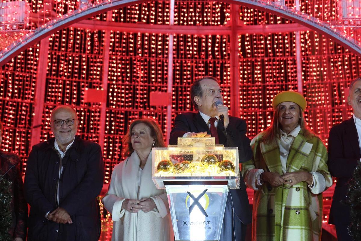 Vigo enciende la Navidad más grande de su historia ante miles de personas