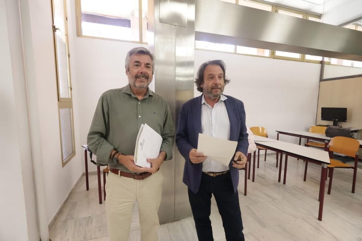 Miguel Ángel Torrico y Daniel García Ibarrola, tras la junta de gobierno local de hoy.