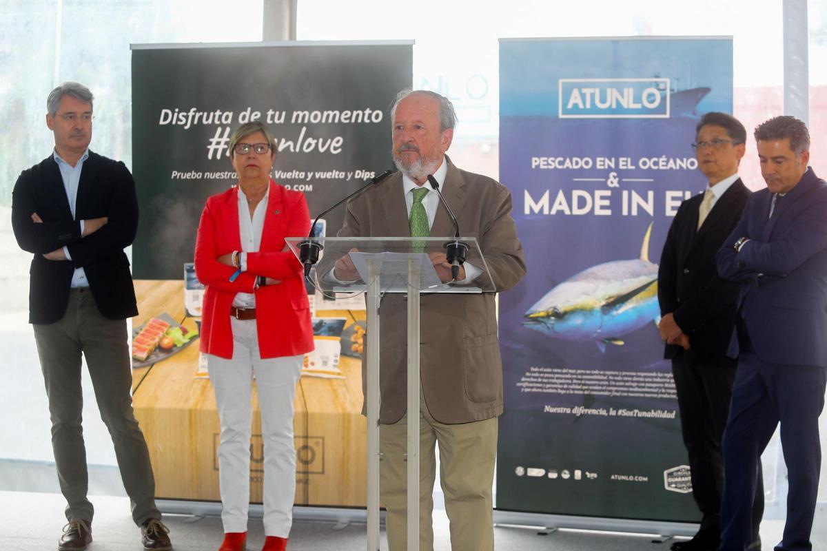 Así se presentó en O Grove la planta de producción de aceite de atún que se enviará a Japón.