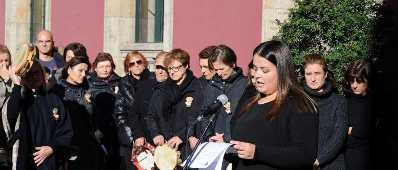 Acto contra la violencia de género celebrado en el Concello de Vilagarcía el pasado 25-N.  // Iñaki Abella