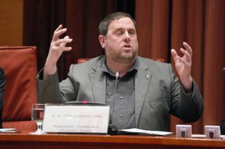 Junqueras se ve con Guindos en BCN y conversa con Montoro por teléfono