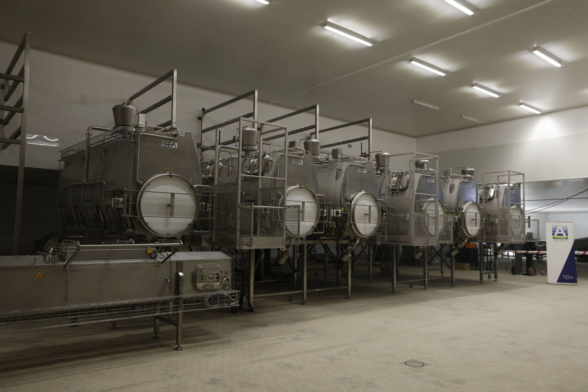 La nueva fábrica de Royal A-Ware en Salas empezará a funcionar en agosto con un centenar de trabajadores