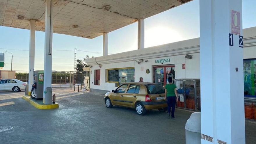 Estación de servicio ‘El Palmeral’, situada en la diputación de La Palma. | IVÁN URQUÍZAR.