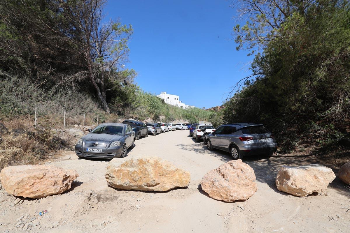 Galería: Reabre el parking de Cala d'Hort