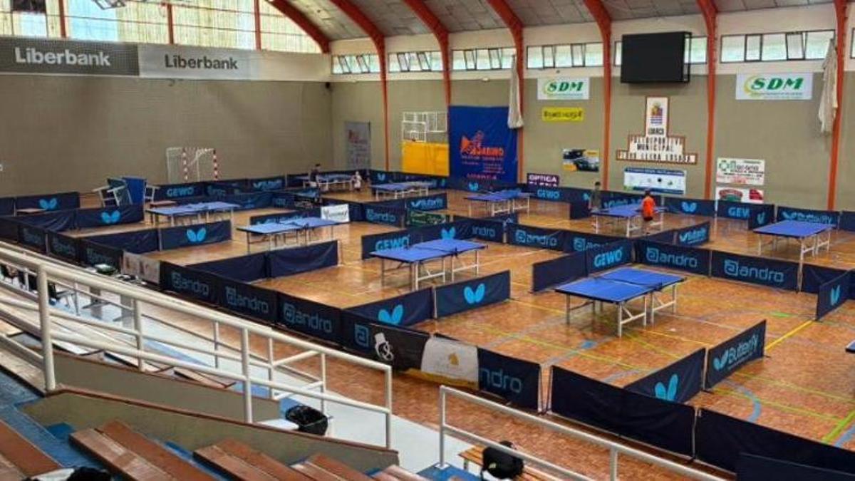 El polideportivo Pedro Llera Losada preparado para el torneo "Emilio Burgos".