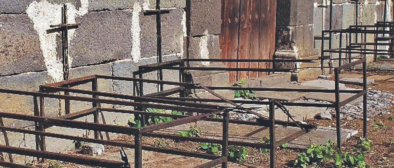 Enterramientos del cólera  en la ermita de la Concepción de la Atalaya. | PEDRO SOCORRO