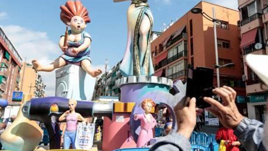 La Falla Els Tolls genera controversia por la imagen que ofrece de la mujer