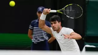 Alcaraz alcanza los octavos de final de Wimbledon tras ganar a Humbert
