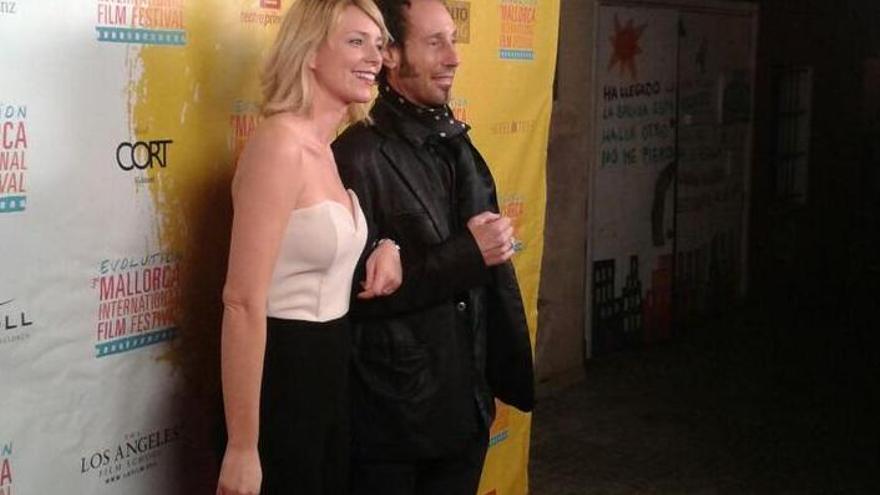 Festivalleiterin Sandra Seeling mit Regisseur Martin Shore am Eröffnungsabend.