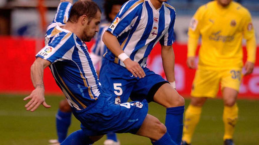 Lopo y Zé Castro, durante la visita del Villarreal a Riazor. / juan varela