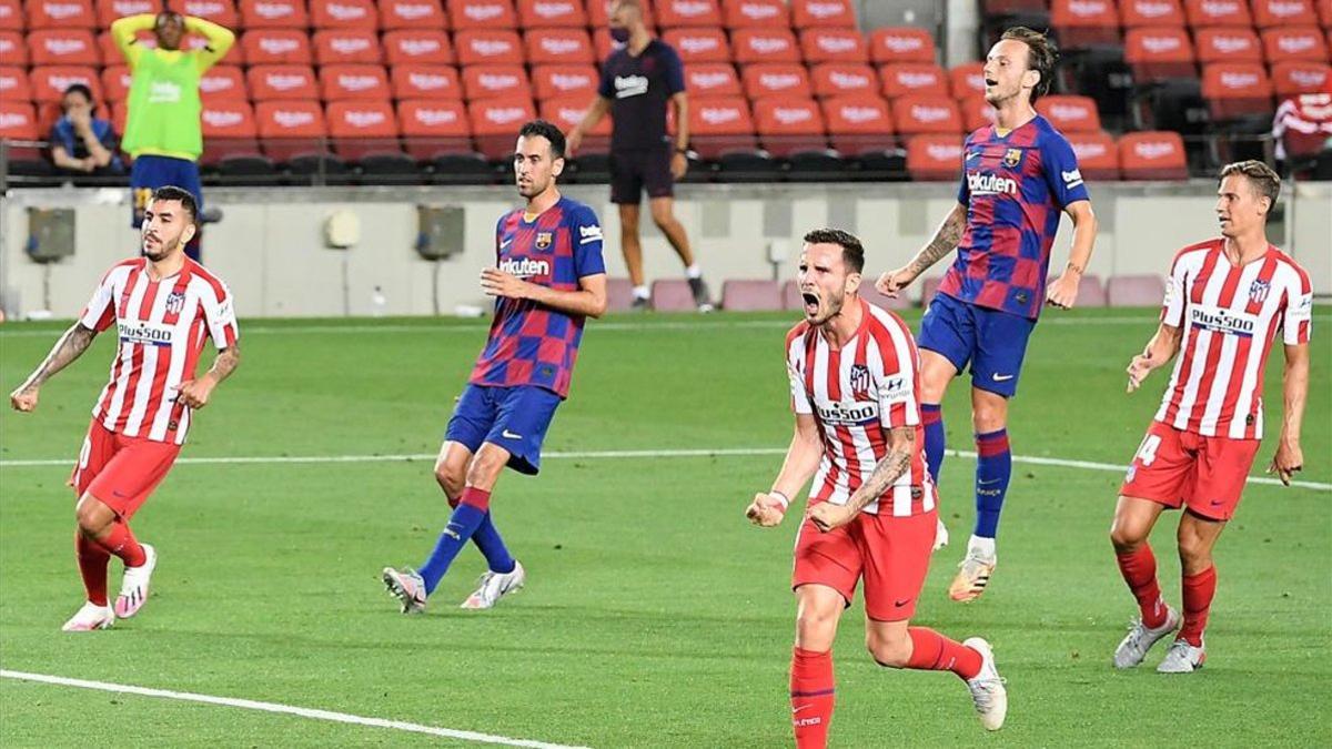 Los jugadores del Barça en una acción del partido