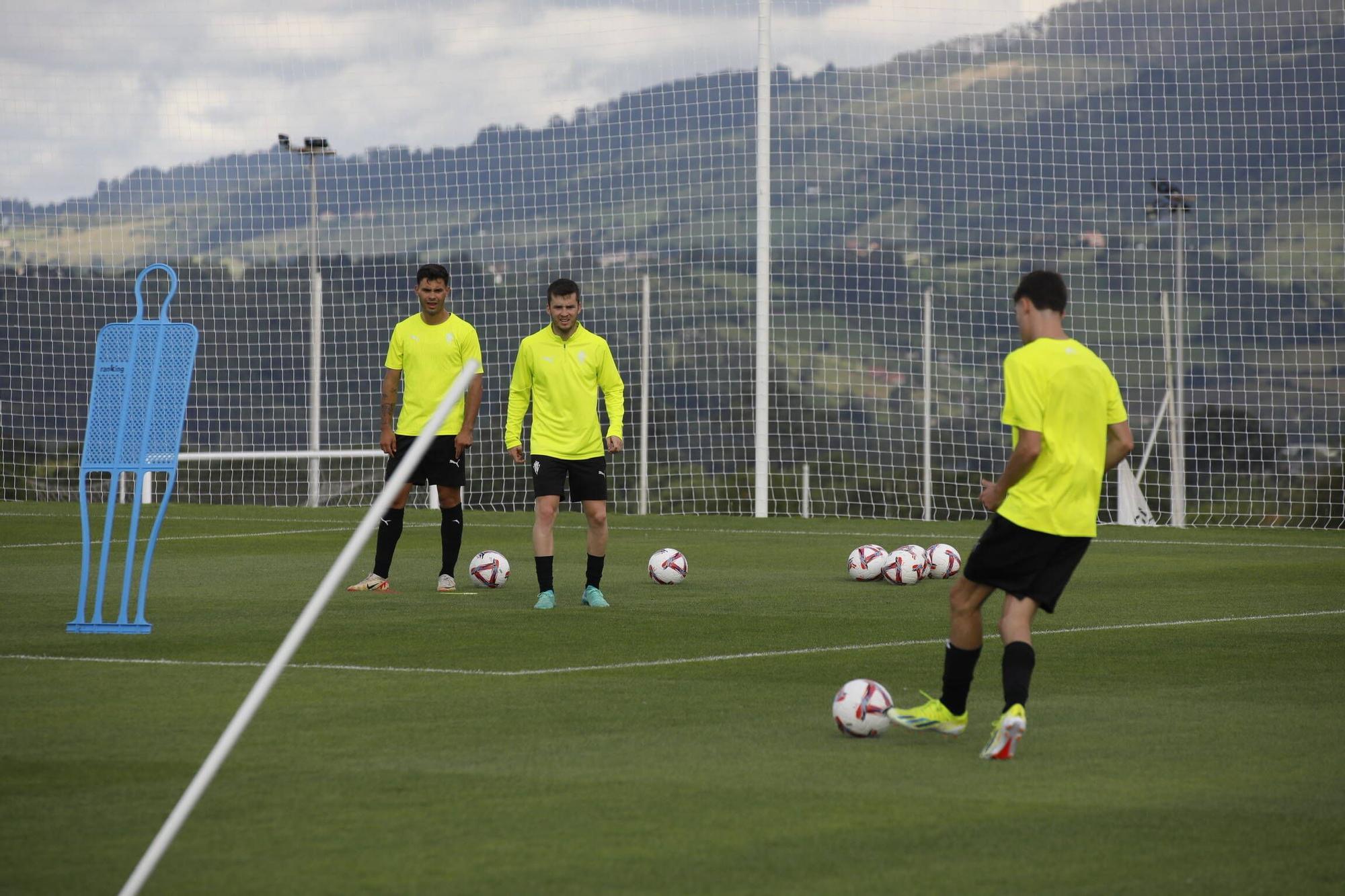 Así fue el primer entrenamiento de la era Albés en el Sporting (en imágenes)