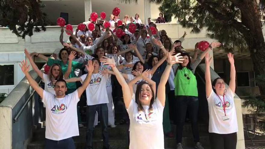 Música y besos para conmemorar en Málaga el Día del Niño Hospitalizado