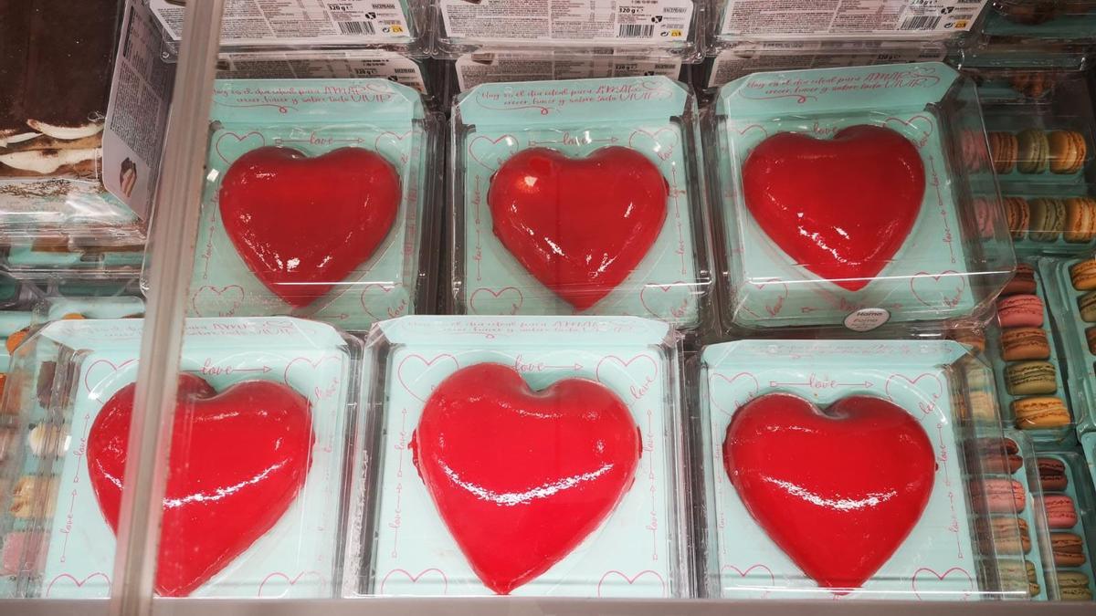 La novedad de Mercadona para San Valentín: una tarta con forma de corazón que se vende por 5,50 euros.