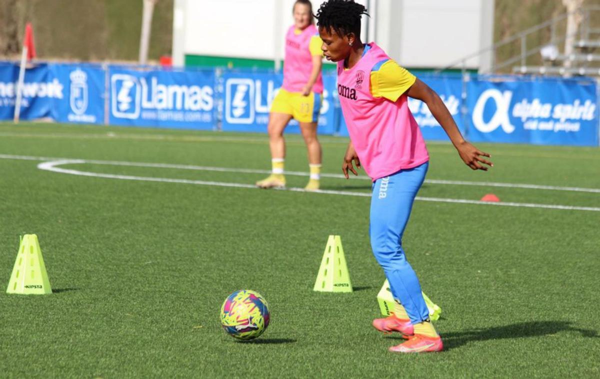 Xaxa, del Alhama ElPozo, durante un entrenamiento. | PRENSA ALHAMA ELPOZO