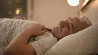 “Dormimos 30 años para estar despiertos 60”: el aviso del Dr. Estivill que revolucionó el sueño