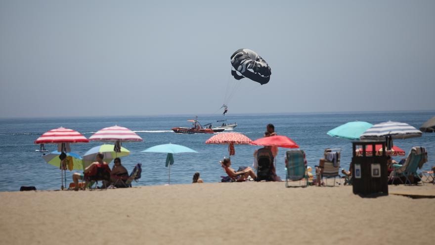 Rincón de la Victoria, Algarrobo, Vélez-Málaga y Torrox, con restricciones en el uso de agua en las playas