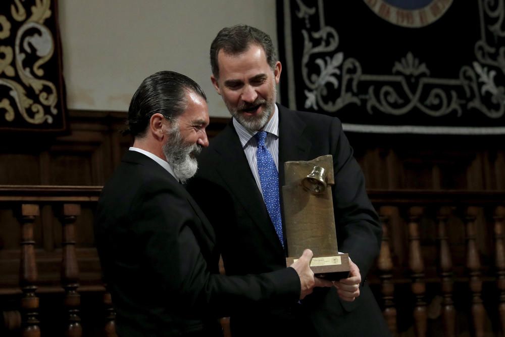 ANTONIO BANDERAS RECIBE EL GALARDÓN CAMINO REAL ...