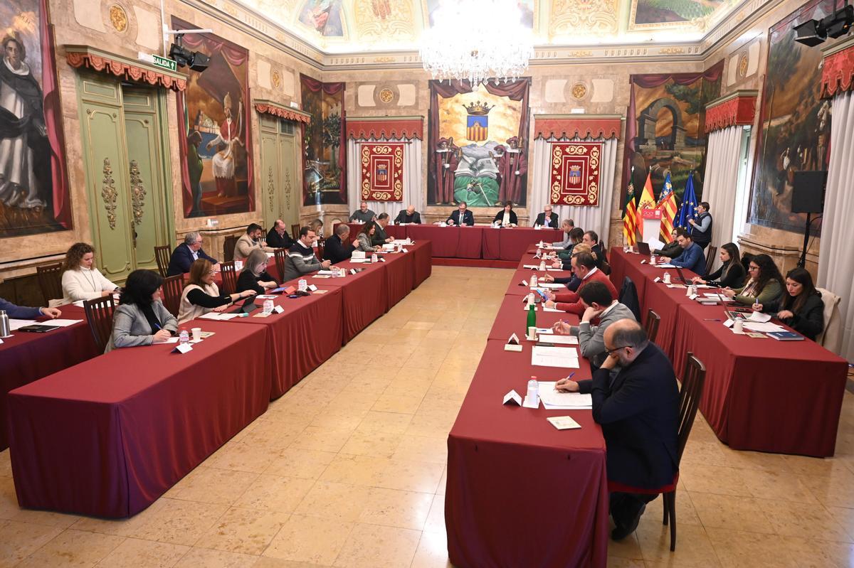 La unanimidad estuvo muy presente en el pleno ordinario de enero de la Diputación de Castellón sacando adelante cuestiones como la carrera profesional o un nuevo consorcio.