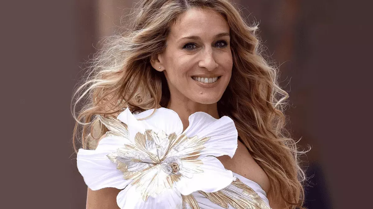 Zara rescata una de las piezas más emblemáticas de Carrie Bradshaw