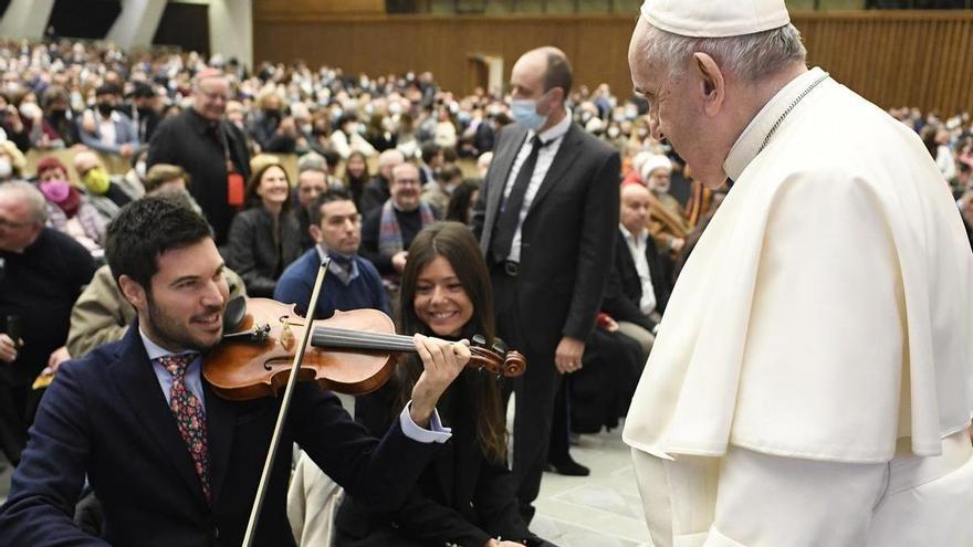 Paco Montalvo actúa para el Papa Francisco en el Vaticano