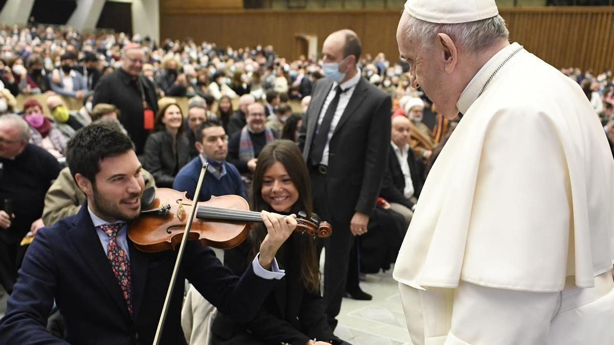 Paco Montalvo, durante su actuación ante el Papa Francisco.