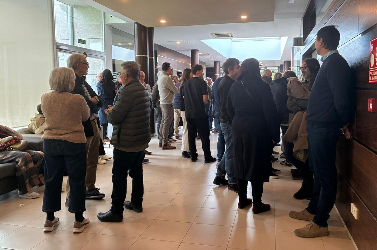 El tanatorio lleno de gente
