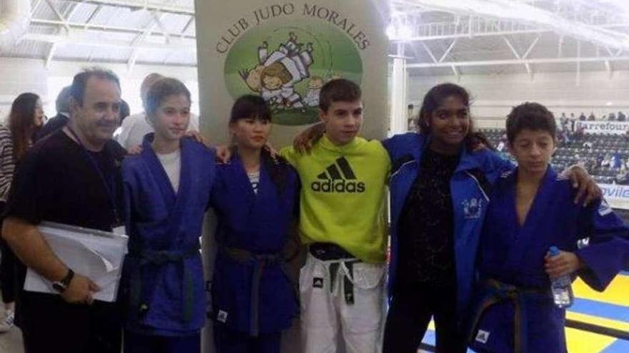 Miembros del Club Judo Morales.