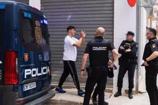 La Policía Nacional detiene a cinco miembros de un clan por tráfico de drogas en Xirivella entre vítores de los vecinos