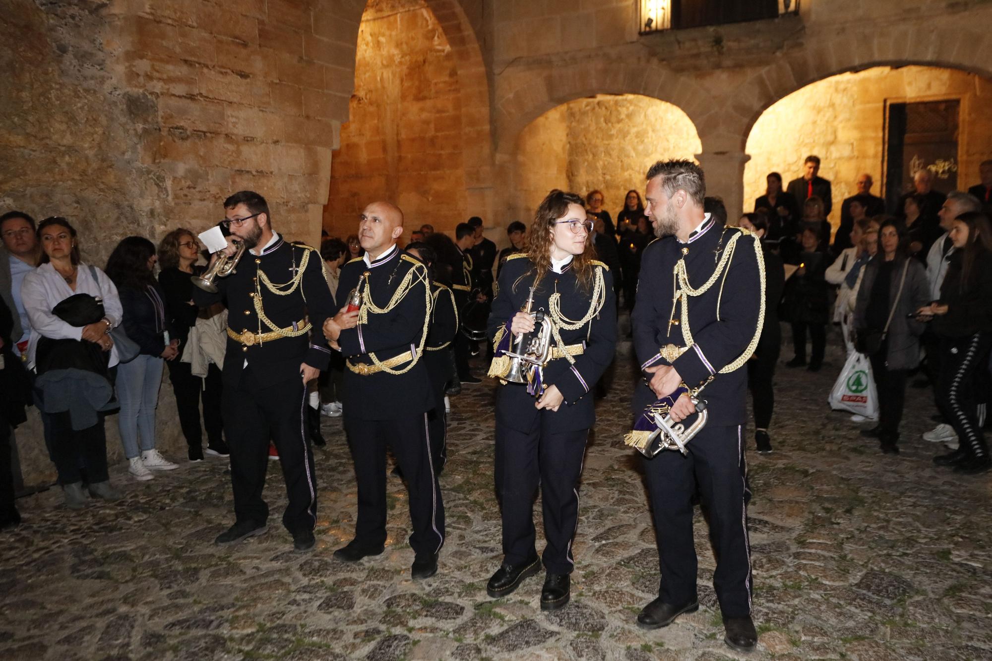 Mira aquí todas las fotos de la procesión del Viernes de Dolores en Ibiza