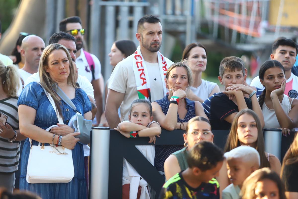 Las instituciones reciben a los niños saharauis