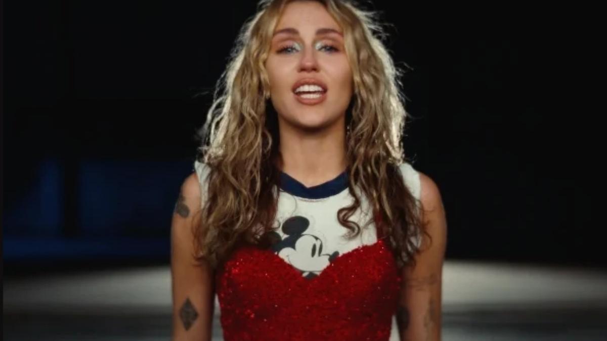Impactantes declaraciones: Miley Cyrus habla sobre su foto más polémica