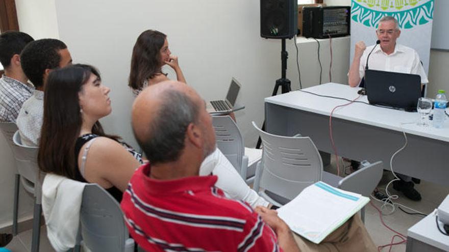 Jesús Ávila, en los cursos de verano de la UMA.