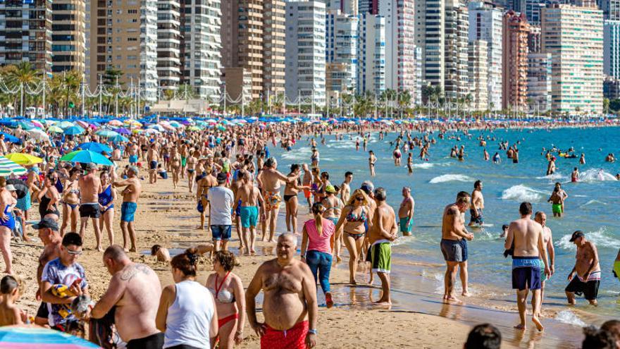 Benidorm genera en los tres meses de verano más de 3,8 millones de pernoctaciones