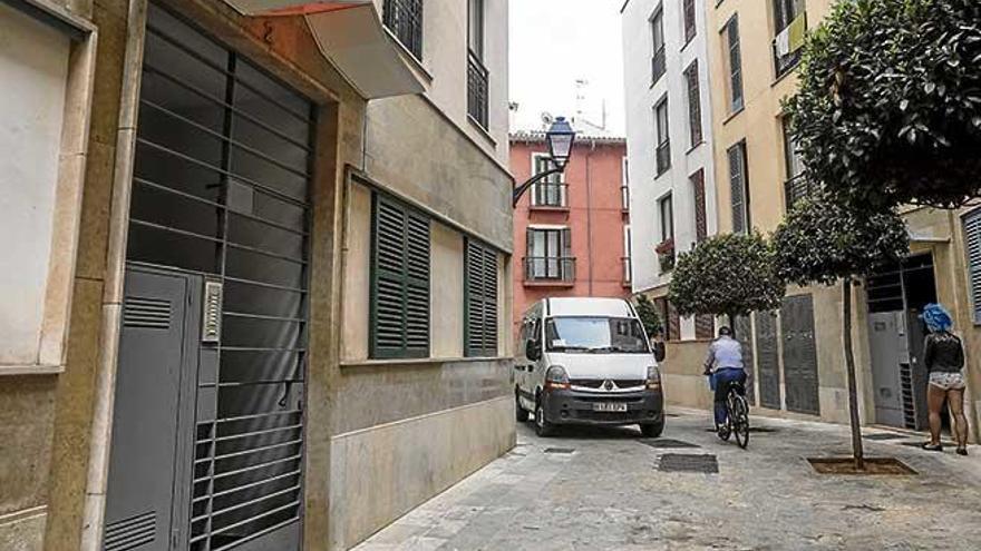 Uno de los edificios sociales de Forn del Vidre Vell en los que se ofrecían pisos a turistas.