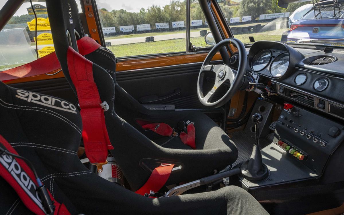 Seat 124-1 Group 4 interior