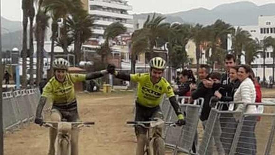 Lara Lois y Javi Busto, terceros en la Vuelta a Ibiza a falta de una jornada