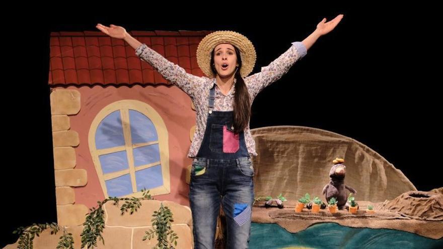 Teatro infantil sobre a historia das Letras no multiúsos de Frades