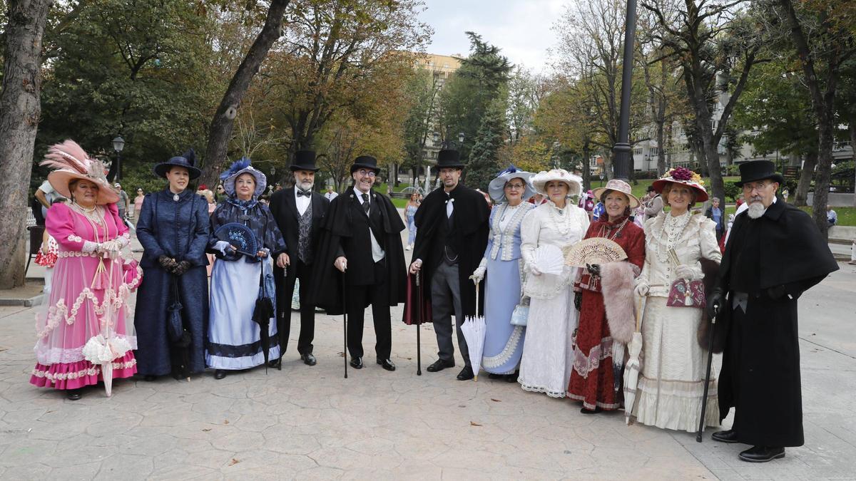 Por la derecha, Jesús Adolfo García, Dona Romero, Carmen Martínez, Esther Ibáñez, Mariti González, David Ramírez, Pedro Fernández, Elías Gutiérrez, Santy Valor, Zoraida Hernández y María Ángeles del Río.