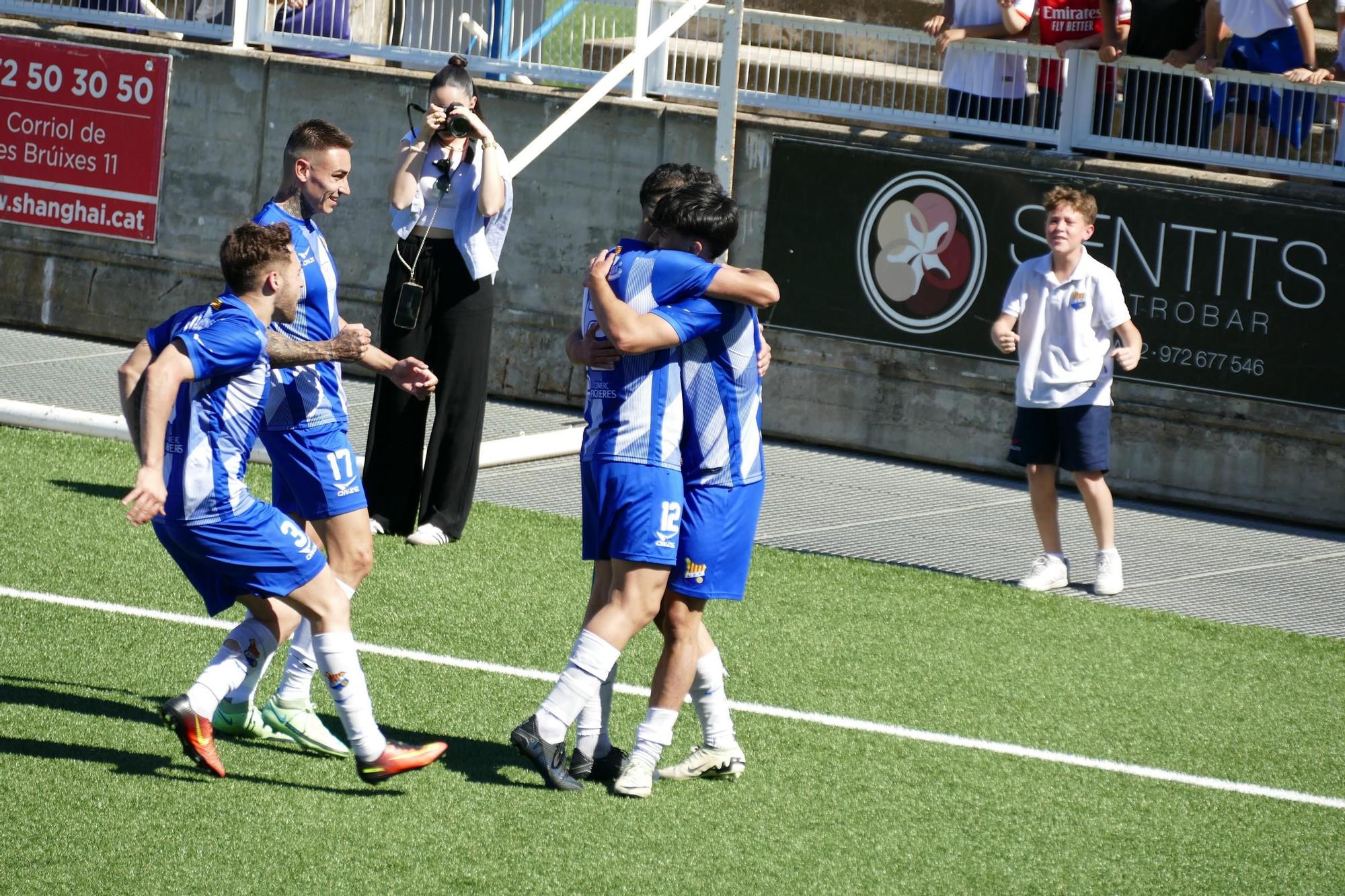 Eufòria al Figueres celebrant l'accés a la promoció d’ascens a Tercera RFEF