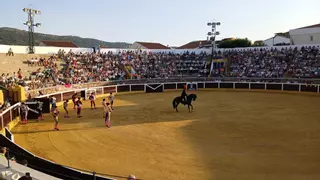 Directo | Corrida de toros en Herrera del Duque con Escribano, Perera y de Justo