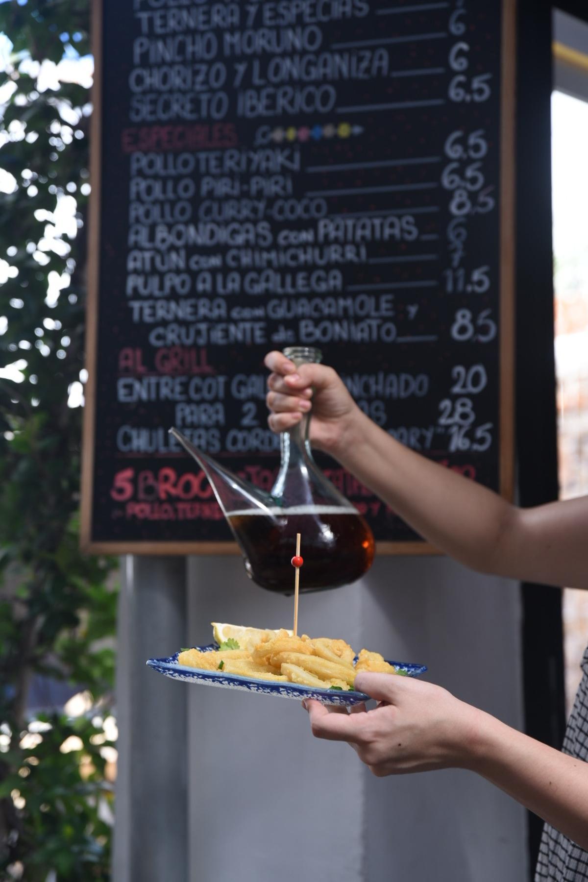En los más de veinte puestos se puede degustar gastronomía de proximidad.