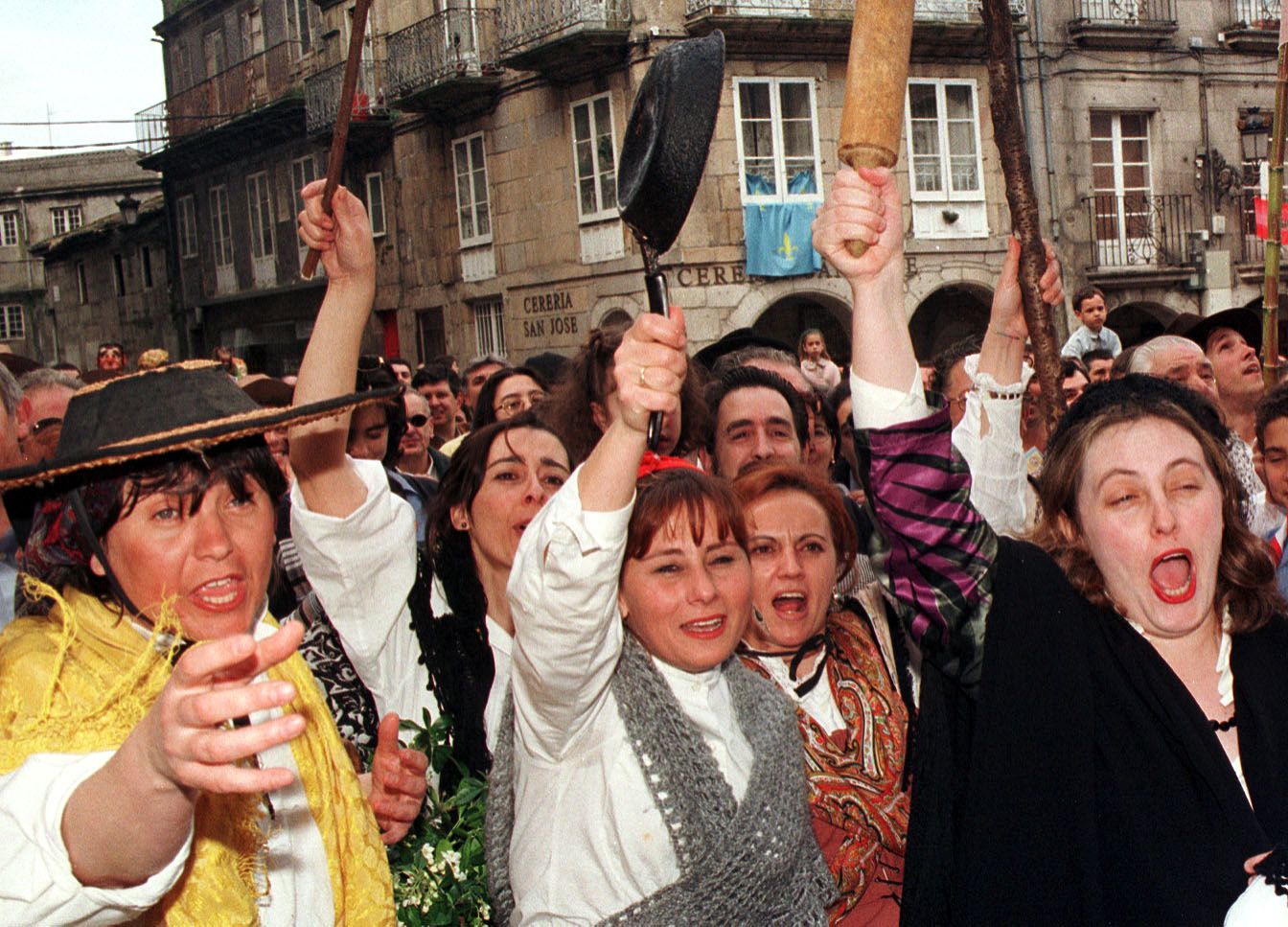 1998 Celebración de la fiesta de la Reconquista en el casco vello Jesús de Arcos.jpg