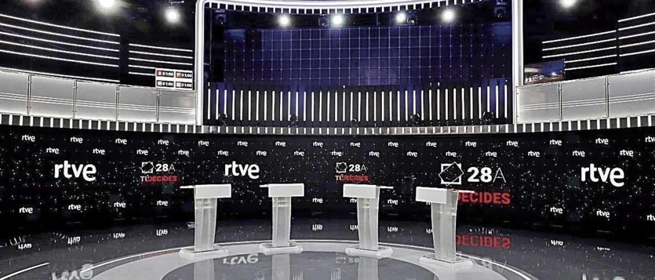 El plató de RTVE, momentos antes del debate del lunes, antes de llegar los candidatos.