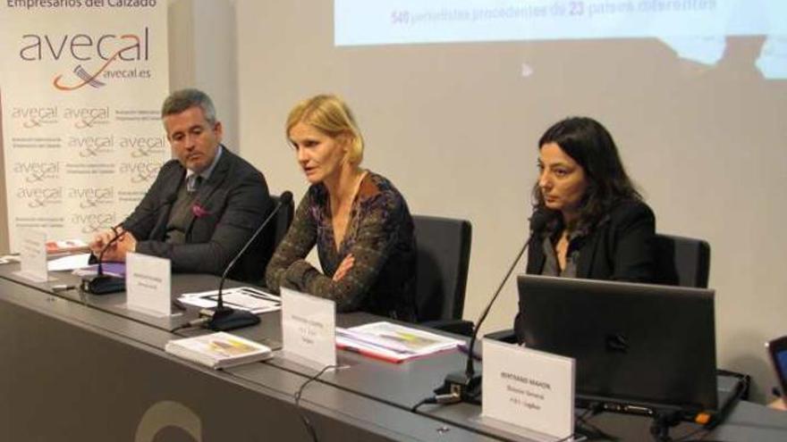 Imanol Martínez, Kirstin Deutelmoser y Eleonora Colotta, en el acto celebrado en Elche.